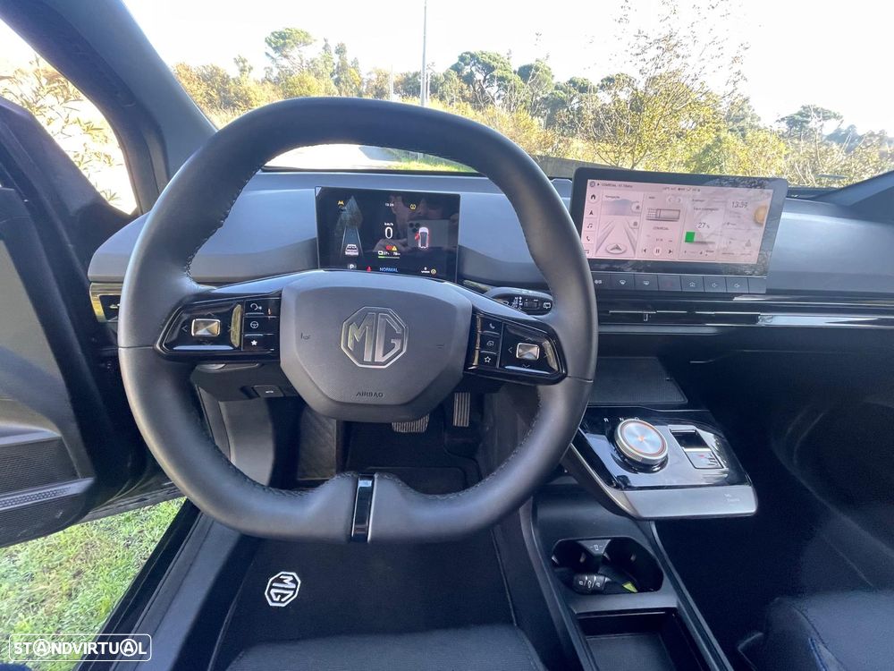 MG MG4 64 kWh Luxury - 41