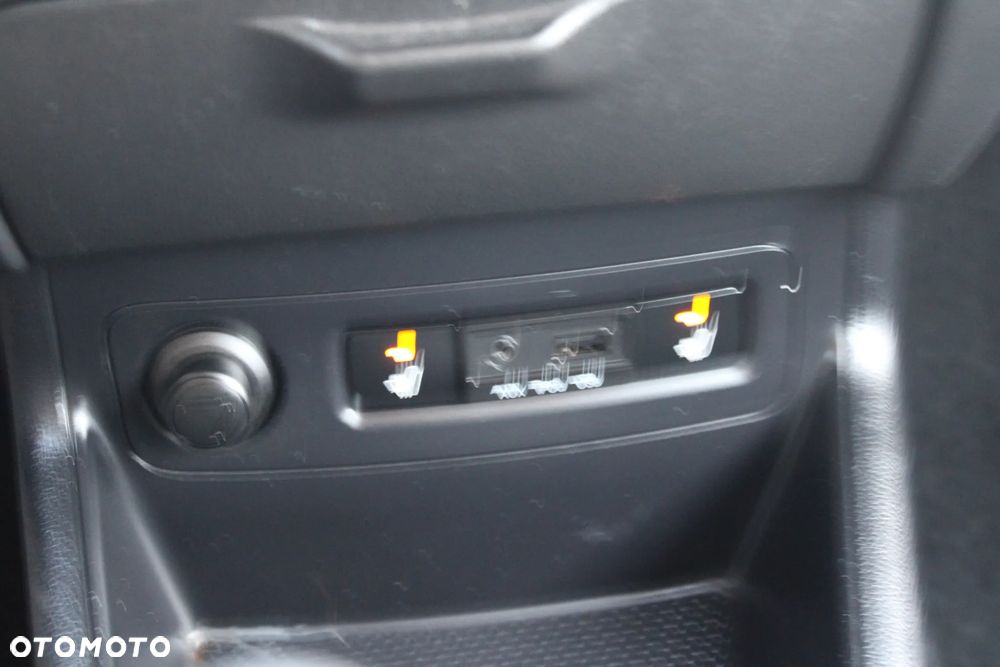 Hyundai i20 ver-1-4-150-jahre - 29