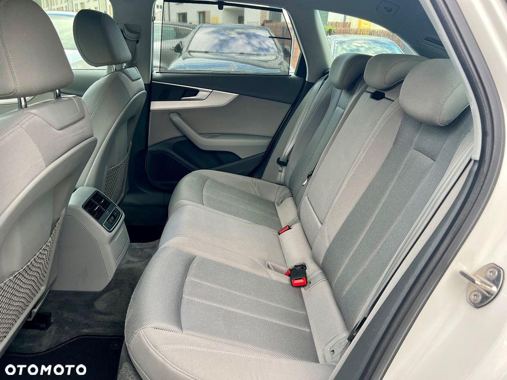 Audi A4 Avant 2.0 TFSI ultra S tronic - 23