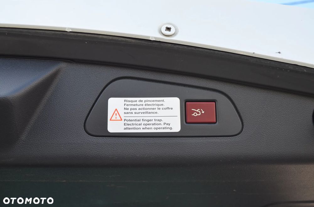 Peugeot 508 RXH Hybrid4 - 19