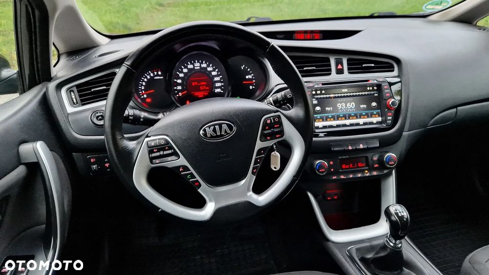Kia Ceed 1.6 GDI Platinum Edition - 31