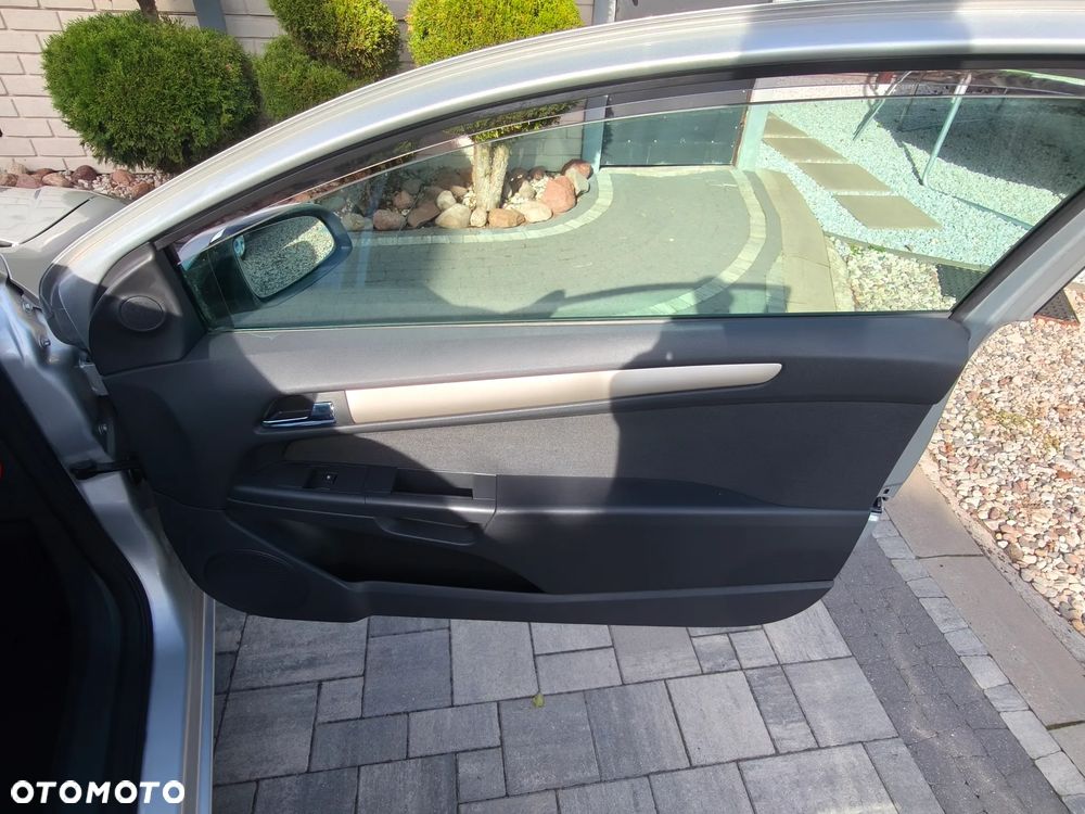 Opel Astra 1.6 111 EasyTronic - 28