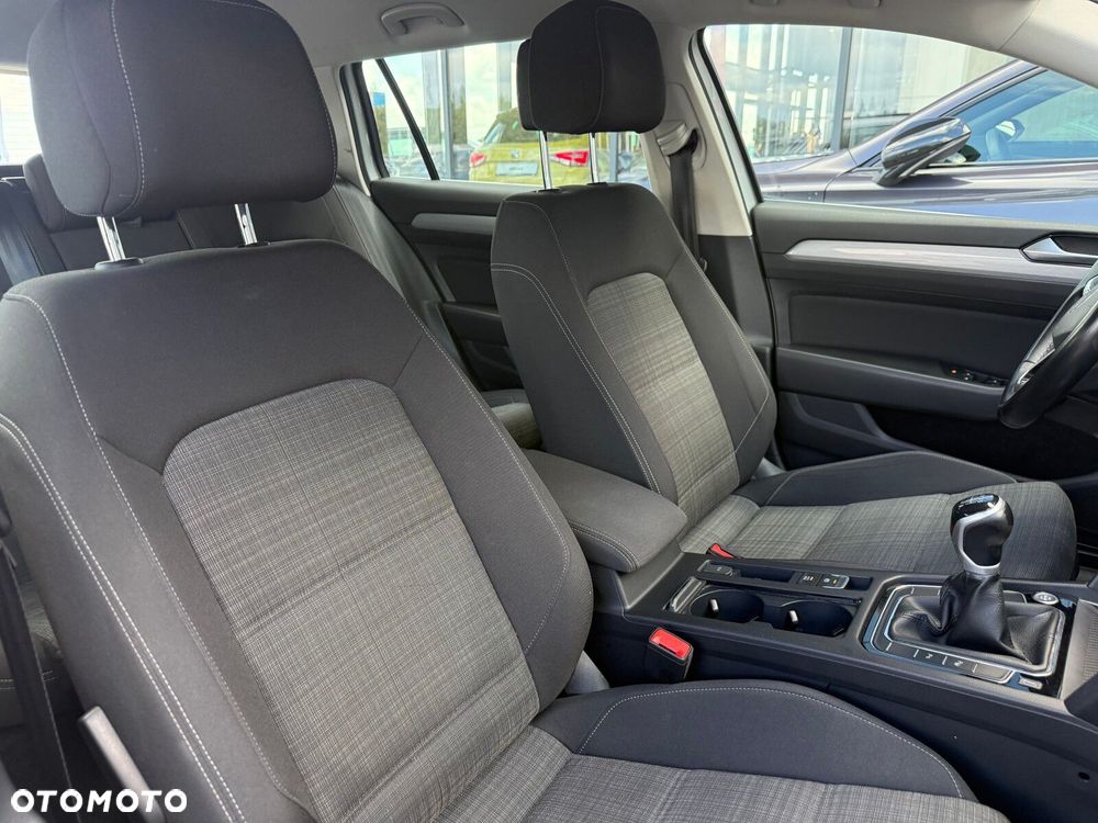 Volkswagen Passat Variant 2.0 TDI EVO Business - 19