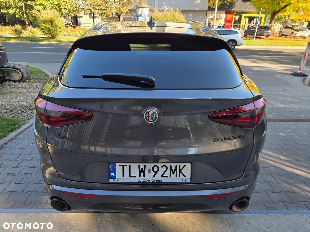Alfa Romeo Stelvio 2.0 Turbo Veloce Q4 - 22
