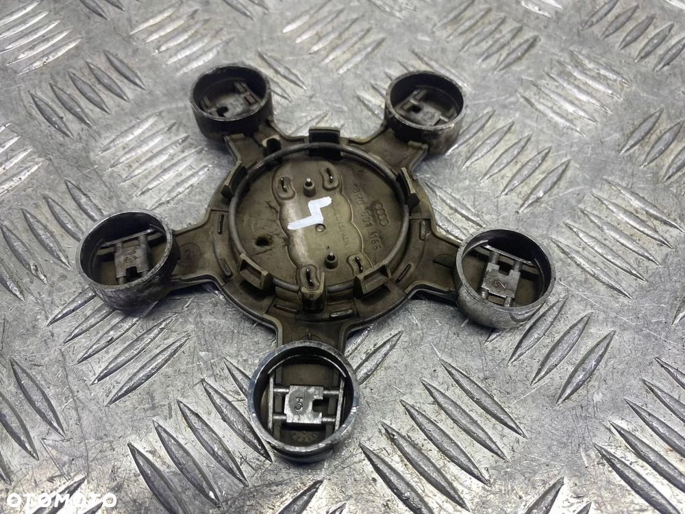 DEKIELEK KOŁPAK EMBLEMAT FELGI AUDI A4 A5 A6 A8 Q5 8R0601165 - 13