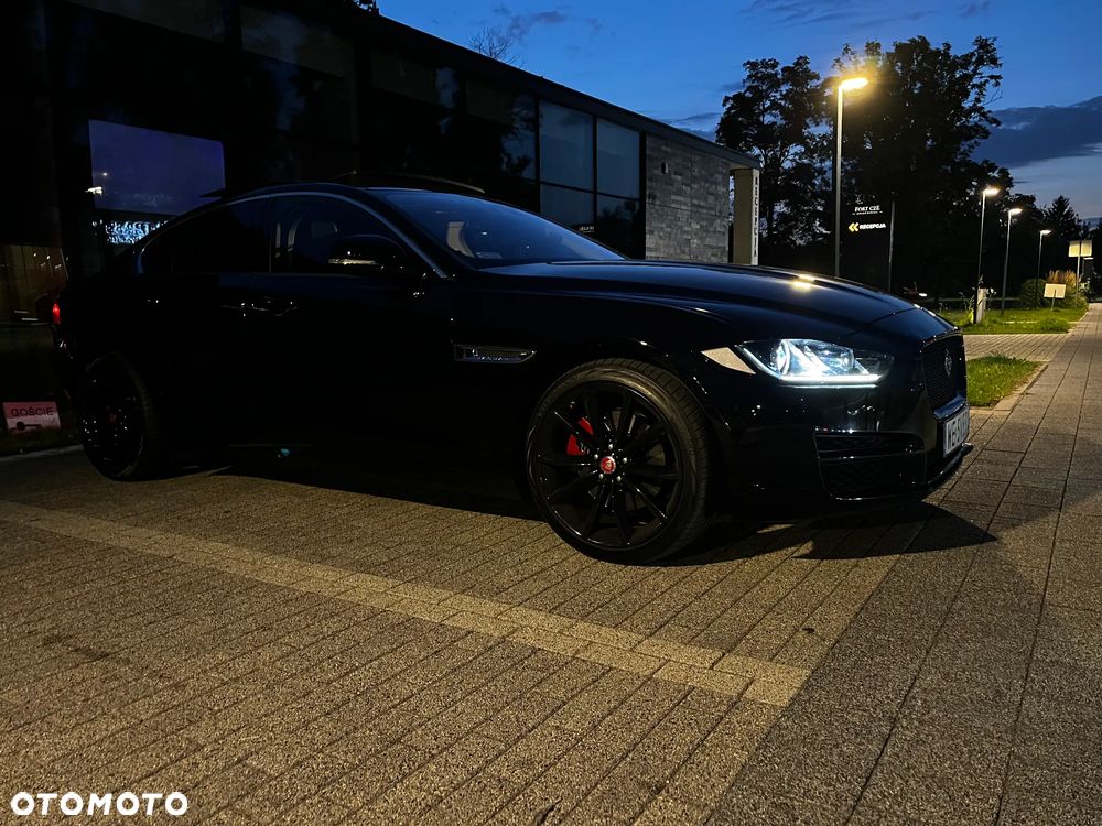 Jaguar XE 25t Prestige - 19
