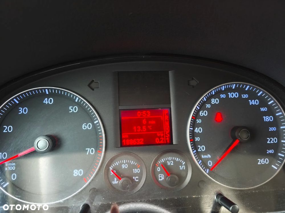 Volkswagen Touran 1.6 FSI Trendline Tiptr - 21