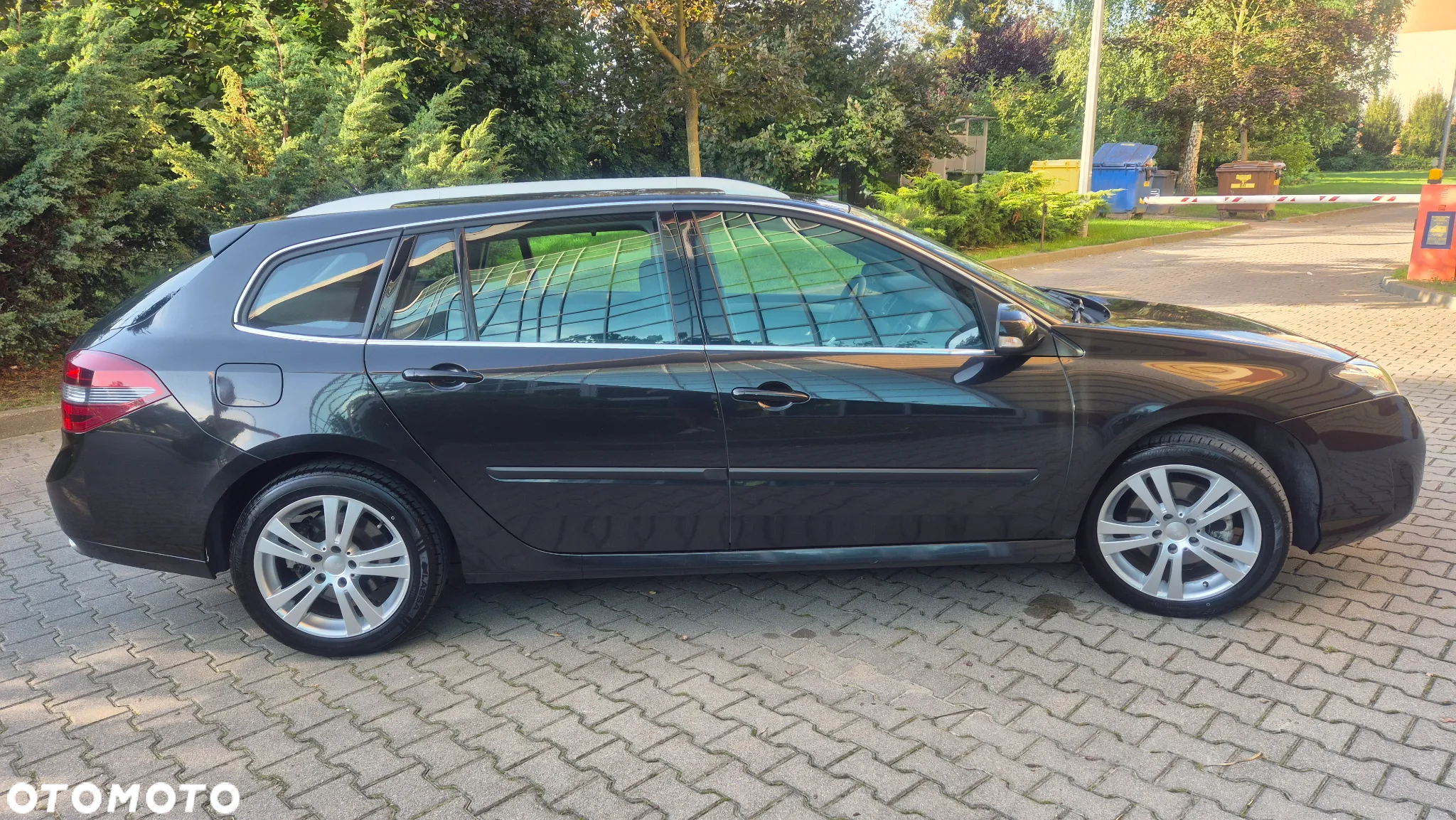 Renault Laguna Grandtour 2.0 dCi FAP Exception - 6