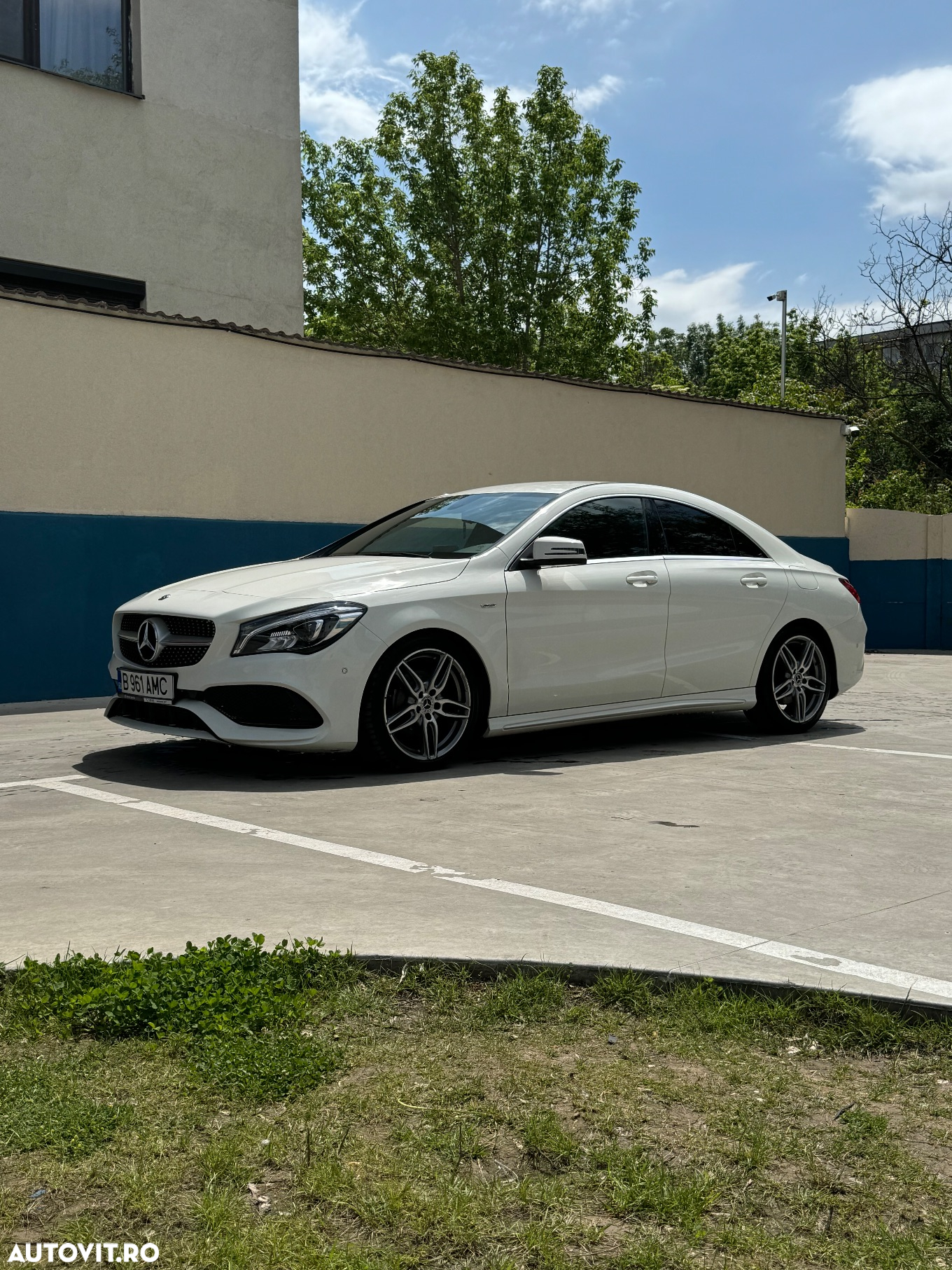 Mercedes-Benz CLA 200 7G-DCT AMG Line - 5