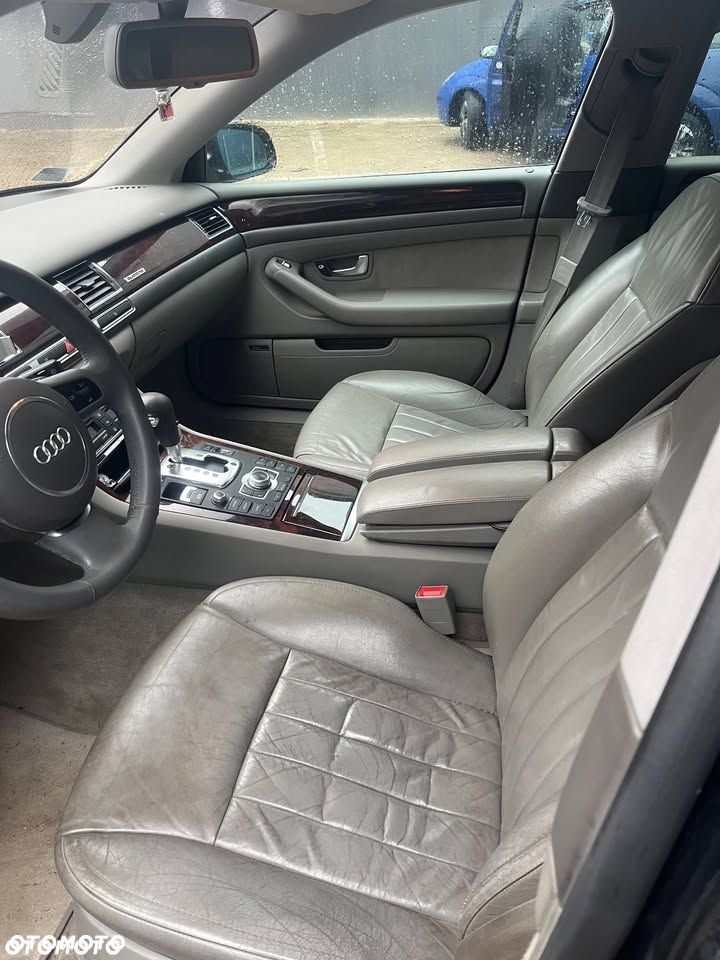 Audi A8 4.2 Quattro - 7