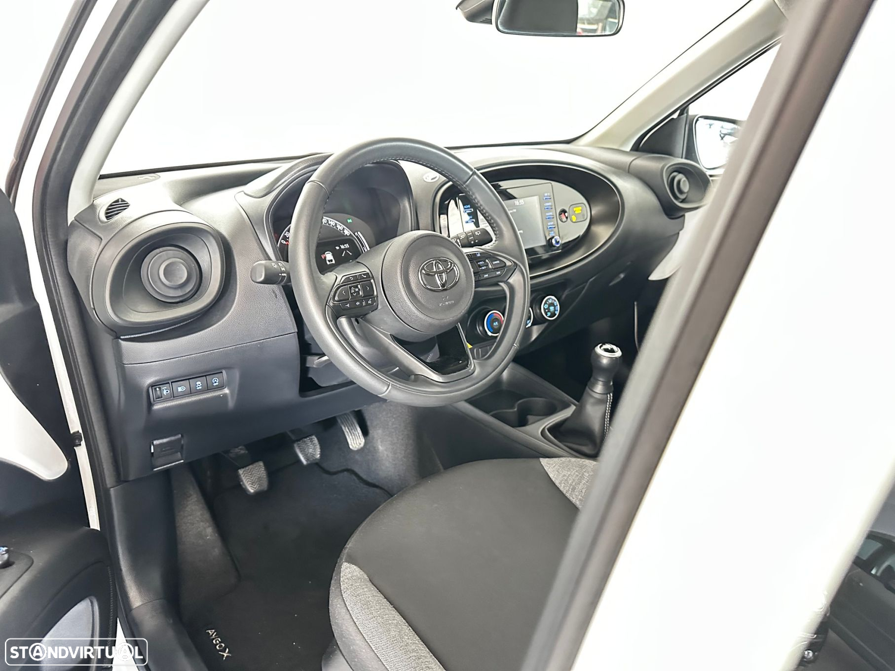 Toyota Aygo X 1.0 Limited - 12