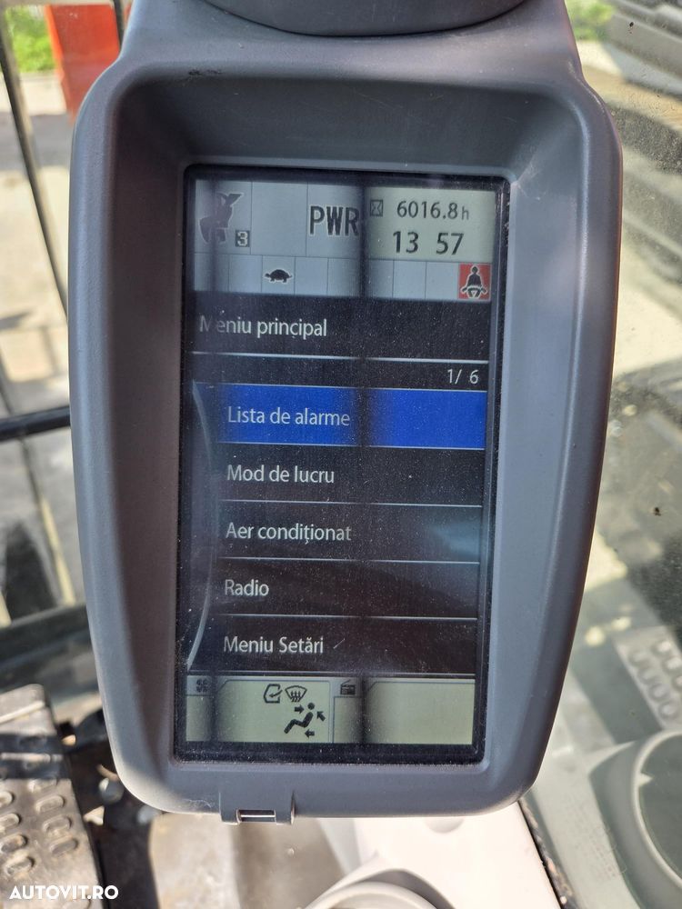 Hitachi SET BRATE LUNGI NOI 18m, cupa 0,9mc, 2019, 6.017h, gresare automata, latime 3,19m, 3 pompe hidr Hitachi, camera spate, camera laterala, consum mediu 13l/h, motor Isuzu 190CP, JAPONIA, doar 377h deplasare lant 80% ok, leasing 3 ani-PROMOTIE 131.900Eur - 40