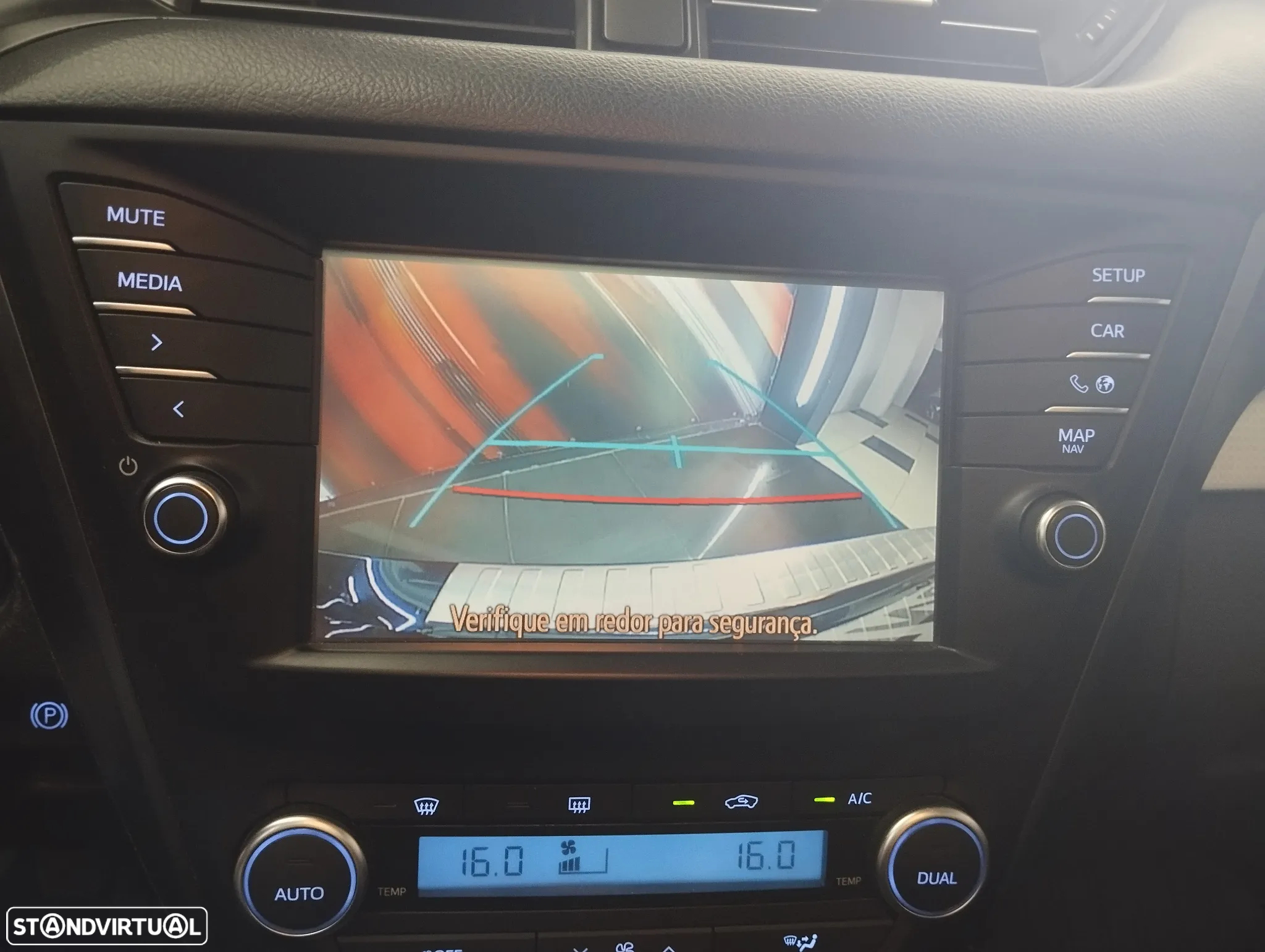Toyota Avensis Touring Sports 1.6 D-4D - 28