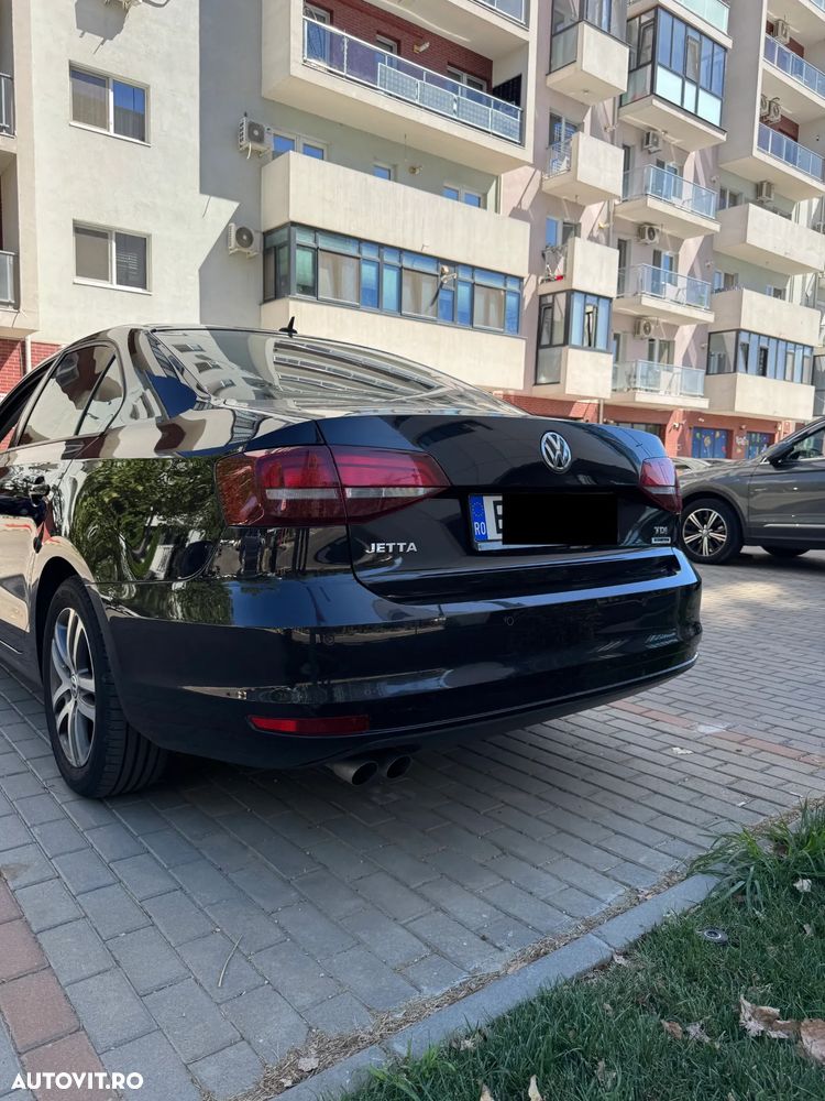 Volkswagen Jetta 2.0 TDI Comfortline - 11