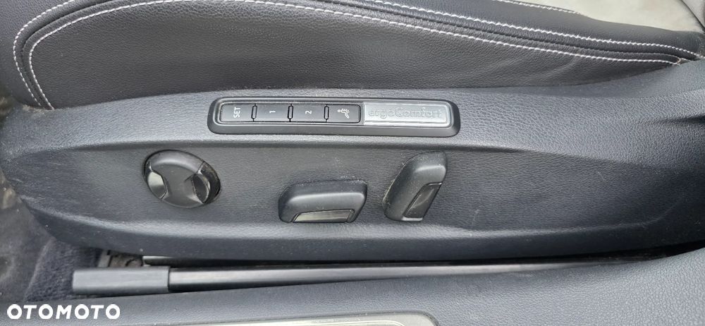 Volkswagen Passat 2.0 TDI SCR DSG 4Motion Business - 14