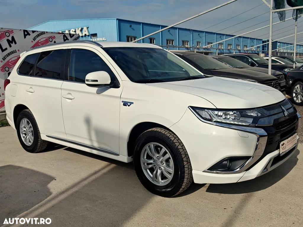 Mitsubishi Outlander 2.4 4WD Plug-In Hybrid Plus - 8