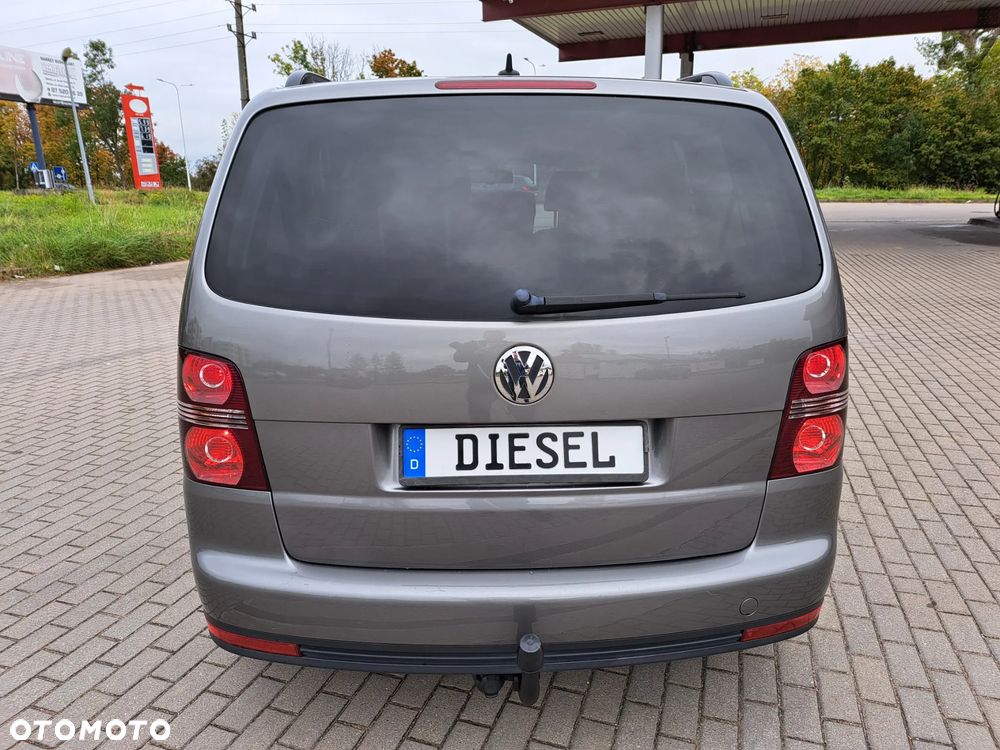 Volkswagen Touran - 8