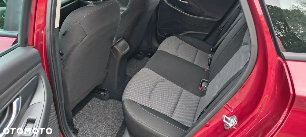 Hyundai i30 1.5 DPI Classic + - 26