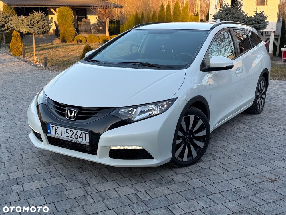 Honda Civic 1.6 i-DTEC Executive Black Edition - 1