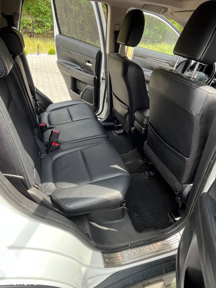 Mitsubishi Outlander 2.0 Instyle Navi 4WD CVT - 17