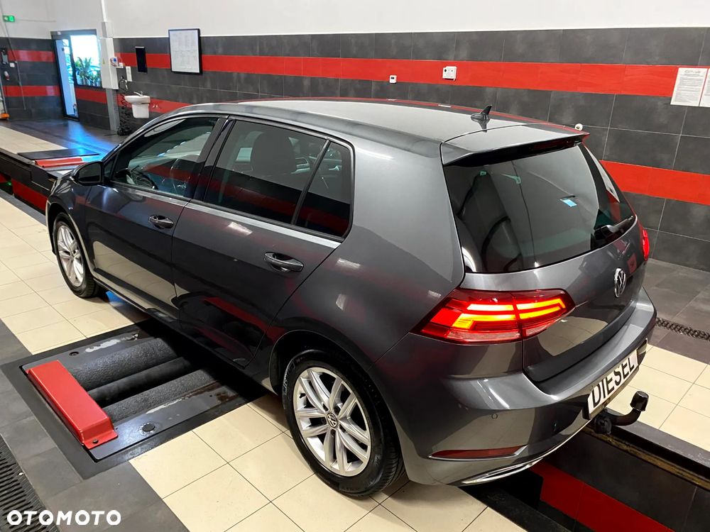 Volkswagen Golf 2.0 TDI SCR Highline - 12