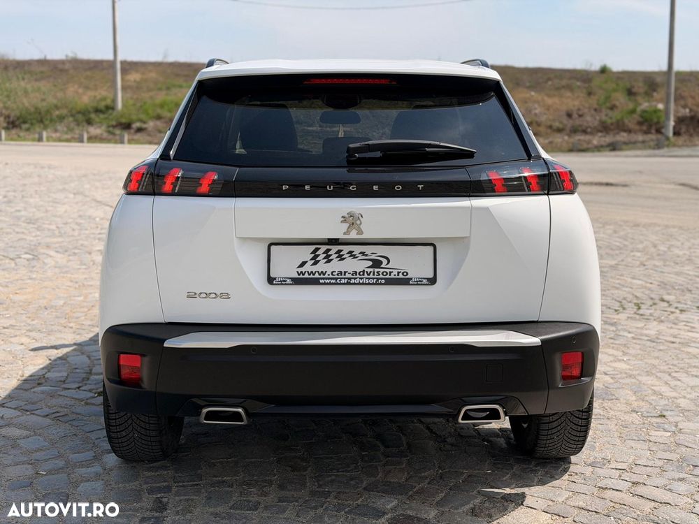 Peugeot 2008 1.2 L PureTech STT Allure - 9