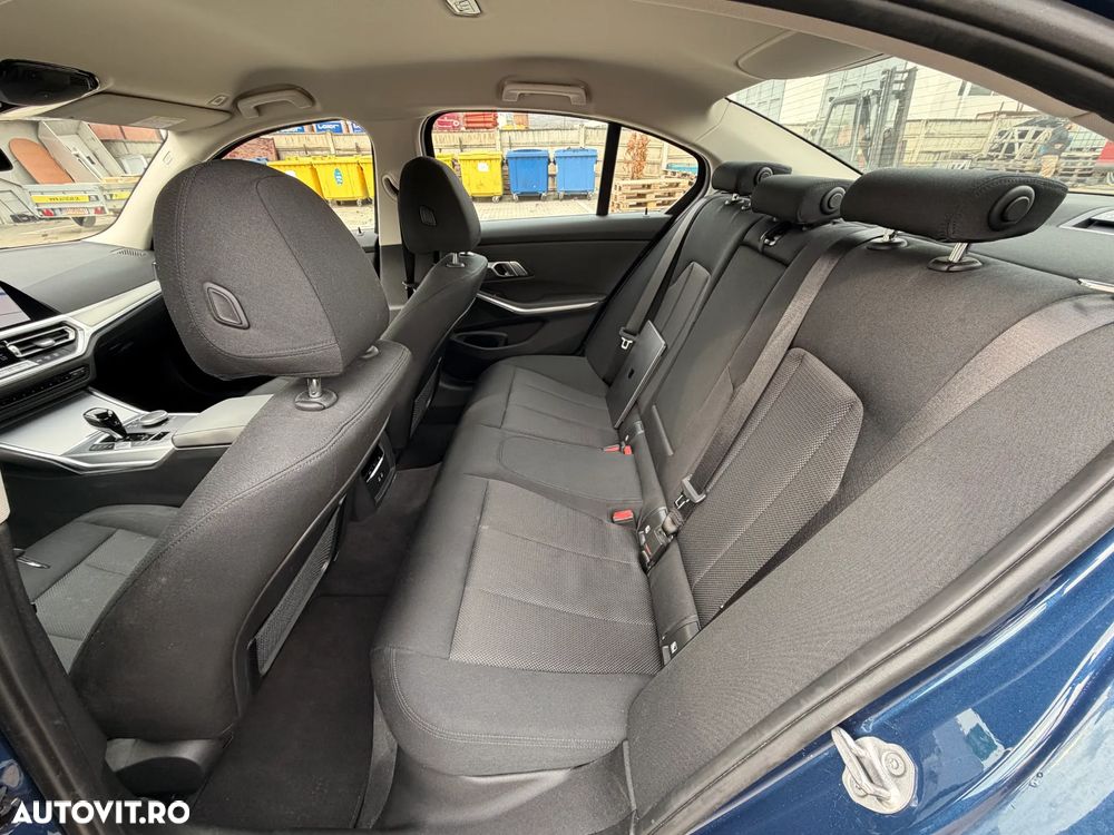 BMW Seria 3 330e Aut. Advantage - 24