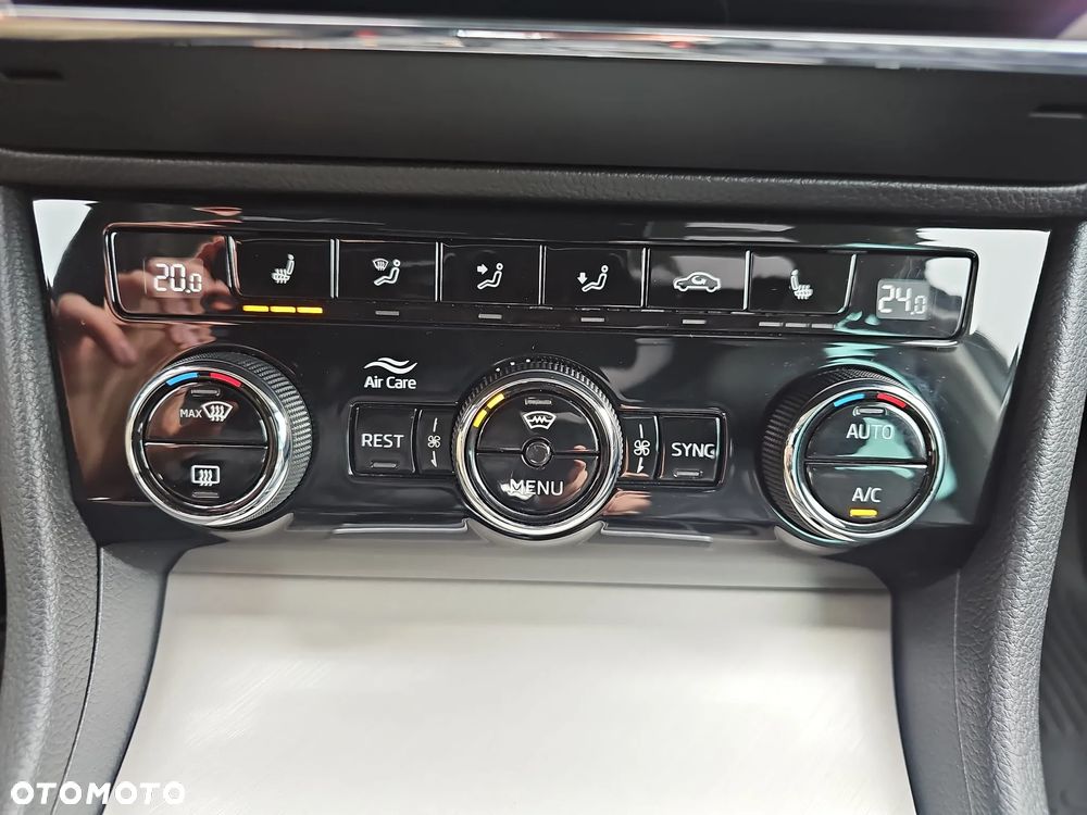 Skoda Superb 2.0 TSI L&K DSG - 22