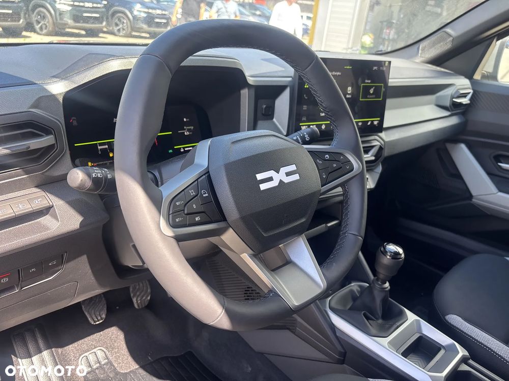 Dacia Duster 1.6 Full Hybrid 140 Journey MMT - 9