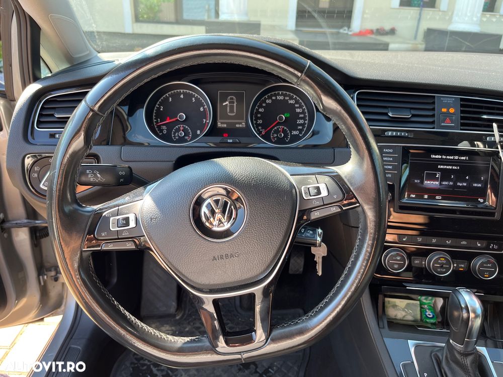 Volkswagen Golf - 10
