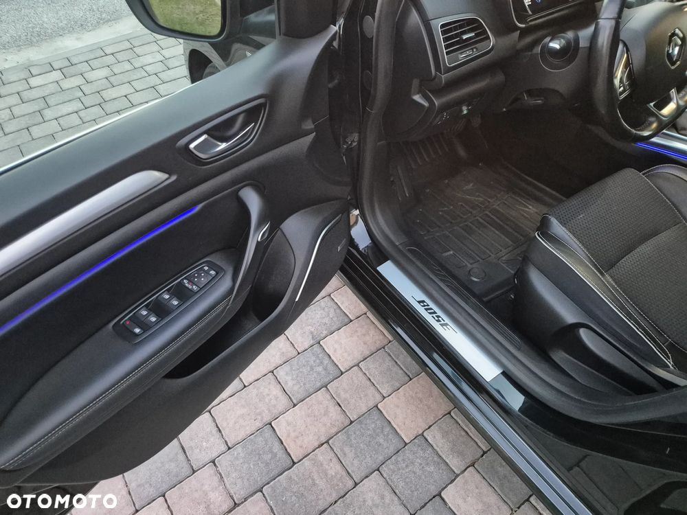 Renault Megane BLUE dCi 150 EDC BOSE EDITION - 8