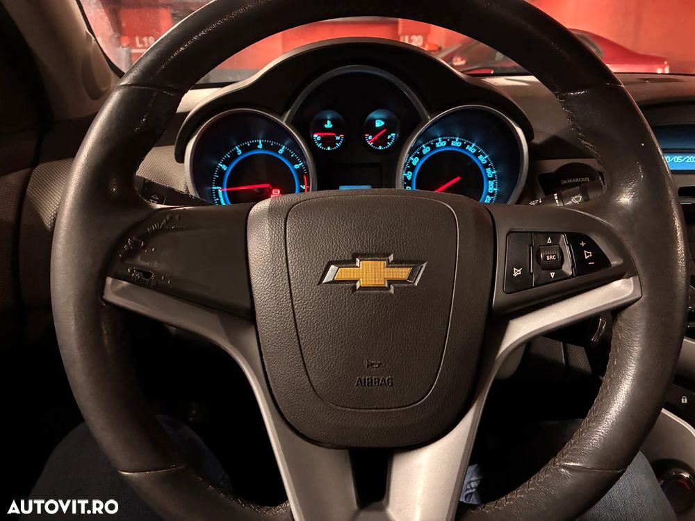 Chevrolet Cruze 1.6 BASE G1 - 10