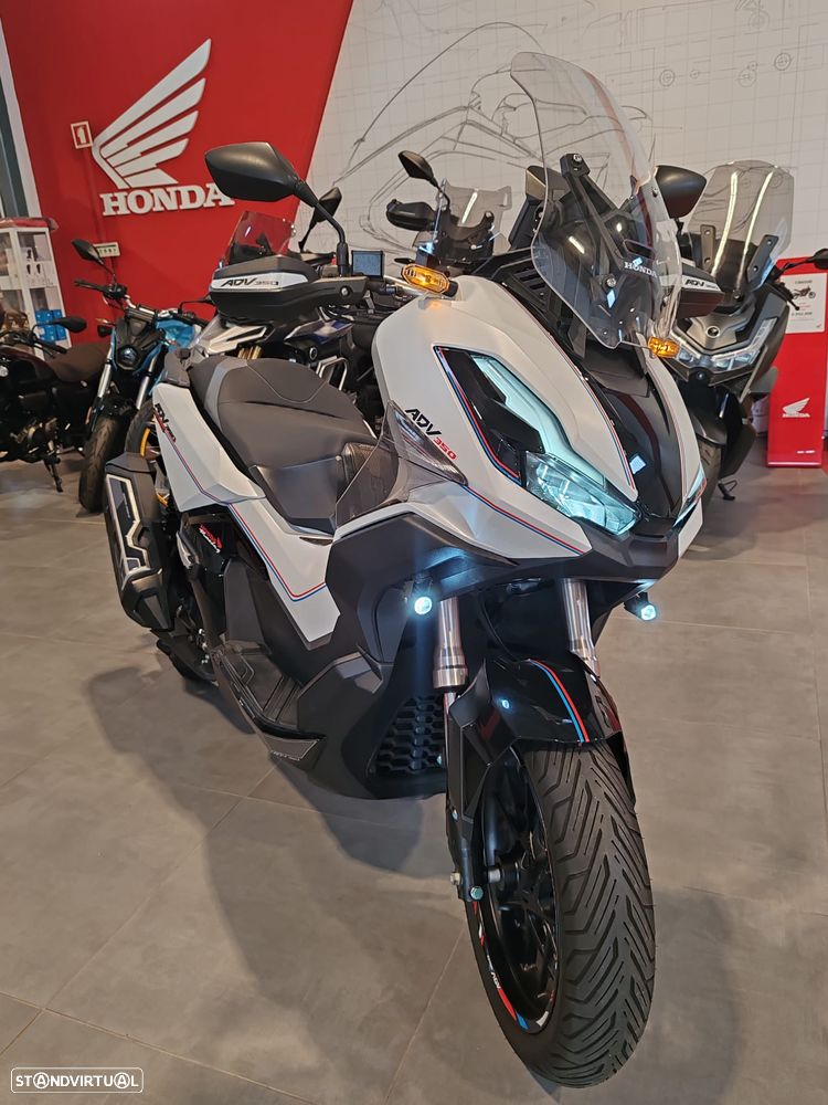Honda ADV - 1