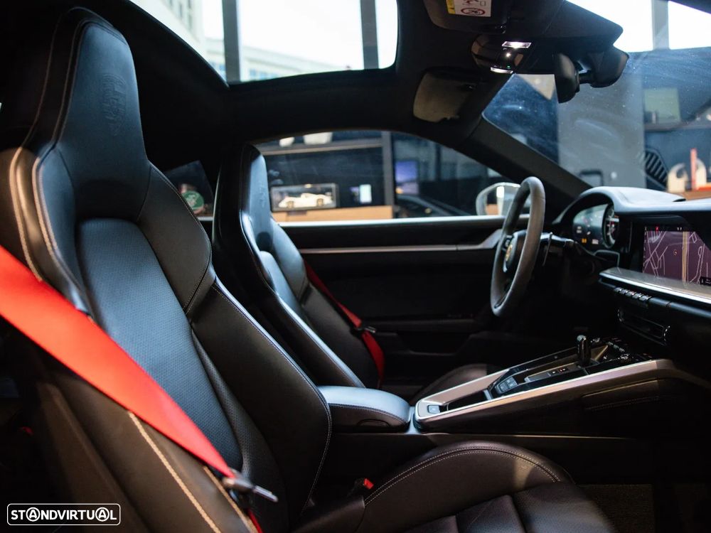 Porsche 911 (992) Carrera 4S PDK - 25
