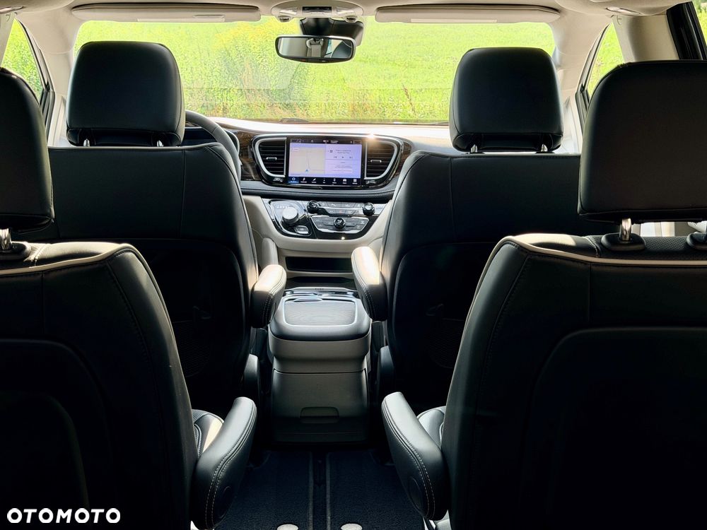 Chrysler Pacifica - 37