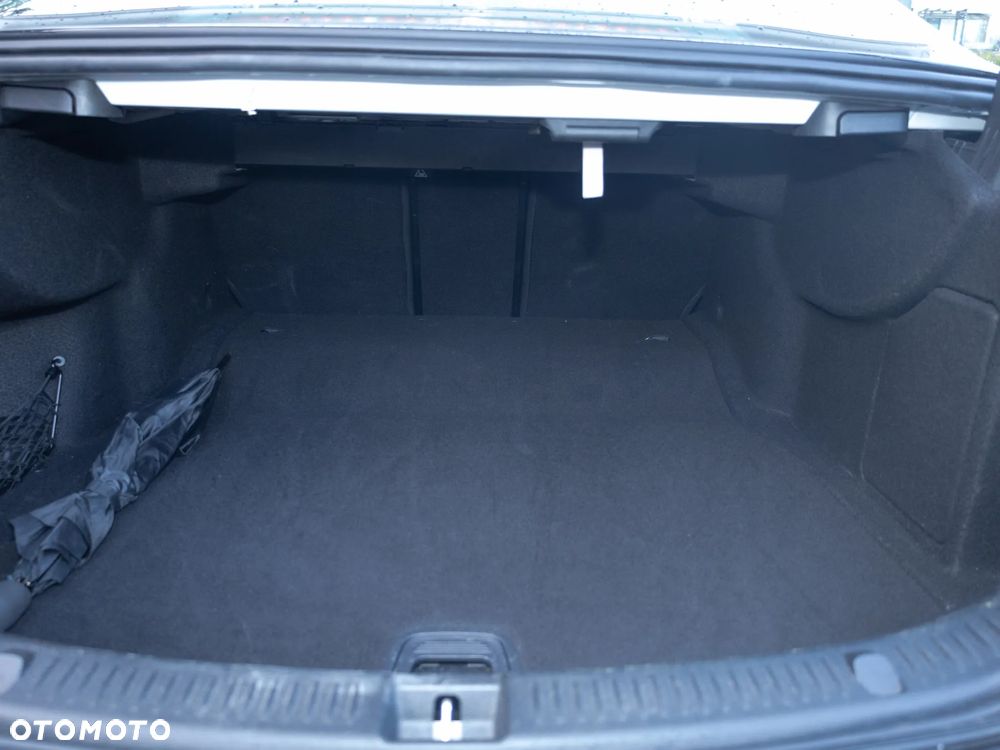 Mercedes-Benz Klasa E 220 d 4-Matic Business Edition 9G-TRONIC - 11