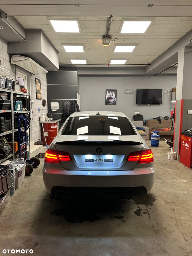 BMW Seria 3 320d DPF M Sport Edition - 8