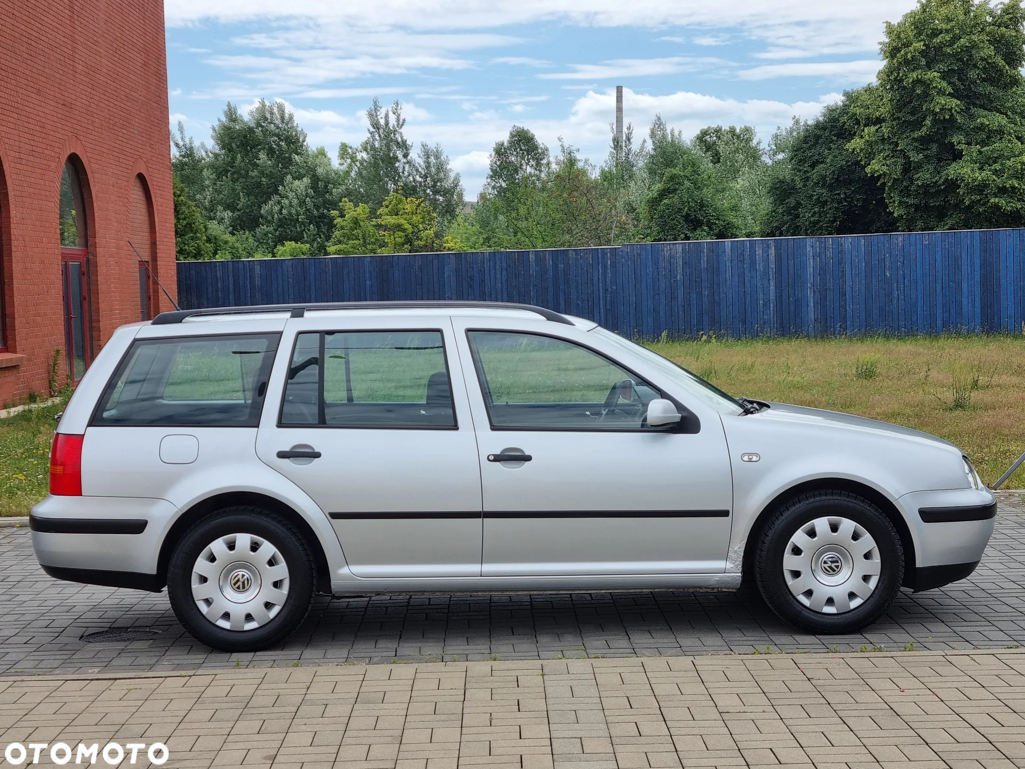 Volkswagen Golf IV 1.6 Basis - 2