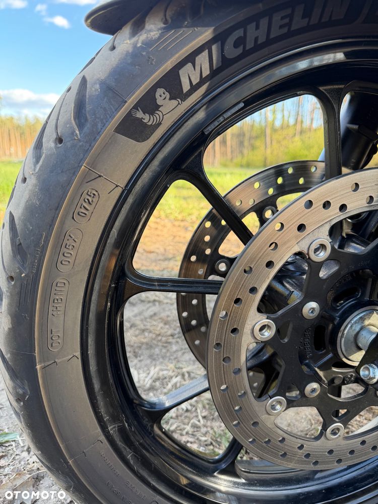 Suzuki V-STROM - 13
