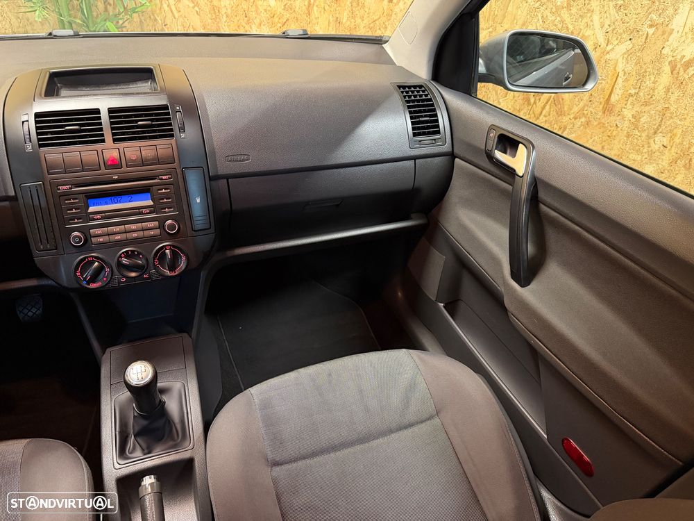 VW Polo 1.2 Live - 14
