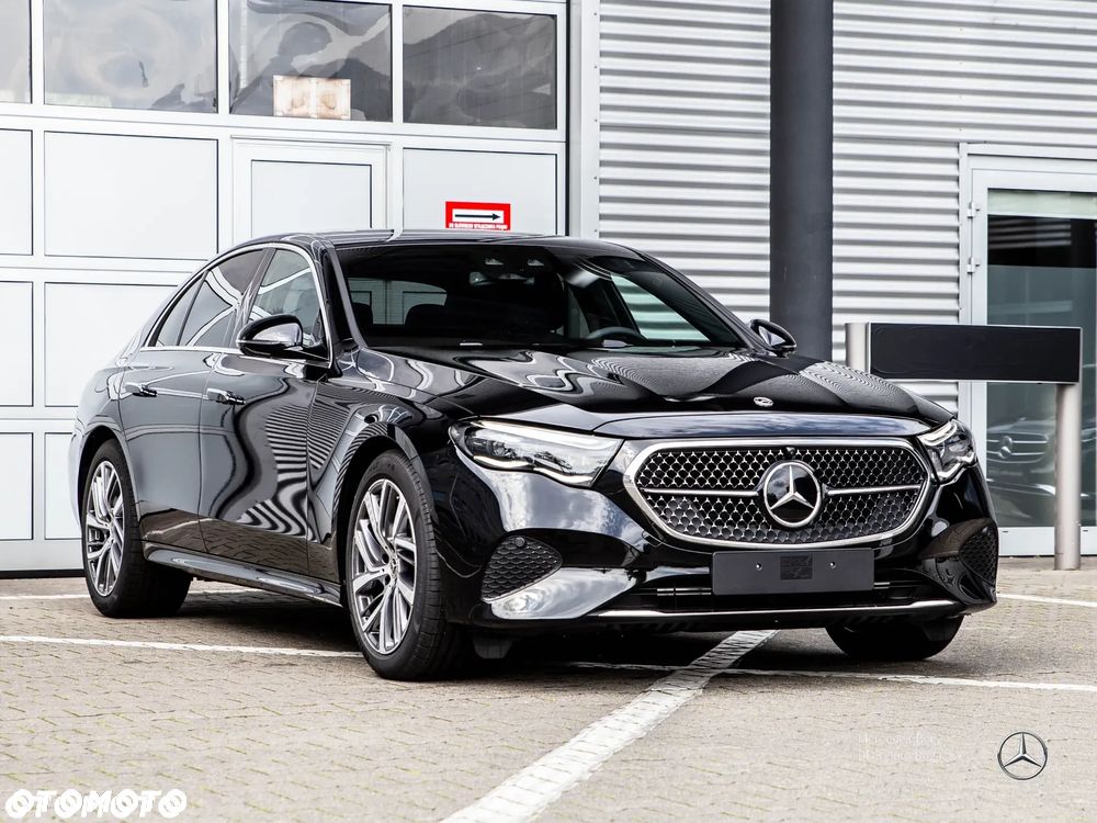 Mercedes-Benz Klasa E 220 d mHEV 4-Matic Avantgarde 9G-Tronic - 4