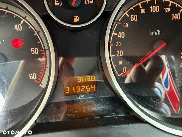 Opel Astra 1.9 CDTI DPF Cosmo - 10