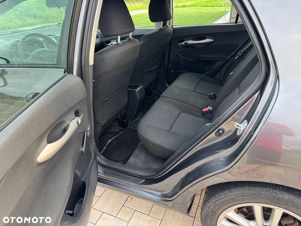 Toyota Auris 1.4 D-4D Luna - 7