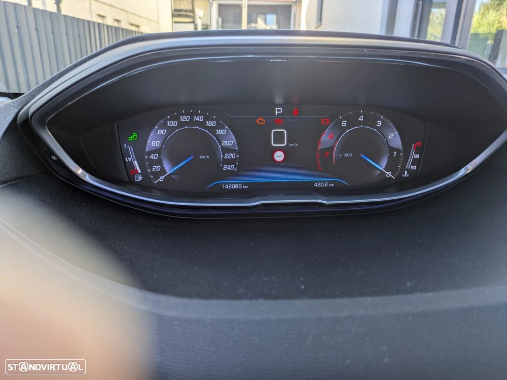 Peugeot 5008 THP 165 EAT6 Allure - 3