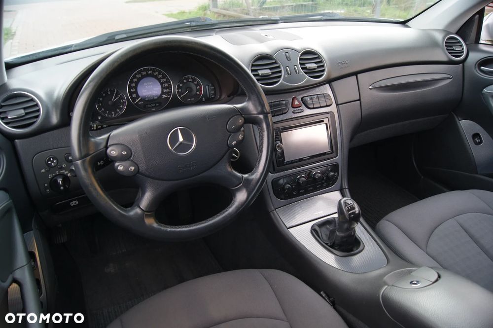 Mercedes-Benz CLK 240 Avantgarde - 28