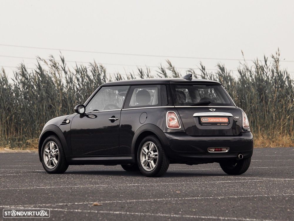 MINI 3 Portas One D - 11