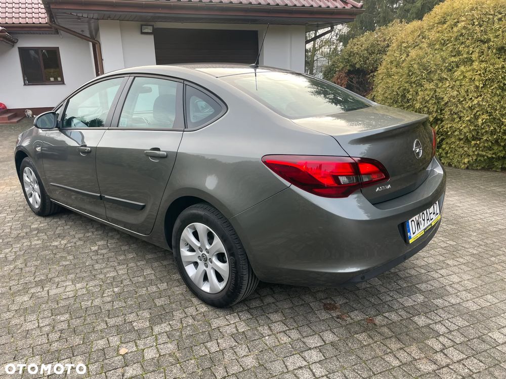 Opel Astra 1.6 Essentia EU6 - 9