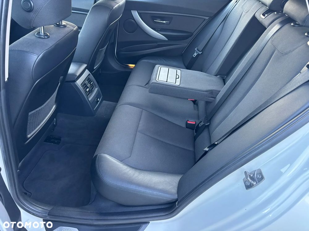 BMW Seria 3 320d Efficient Dynamics Edition Modern Line - 11