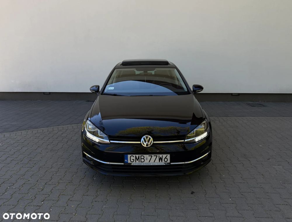 Volkswagen Golf - 1