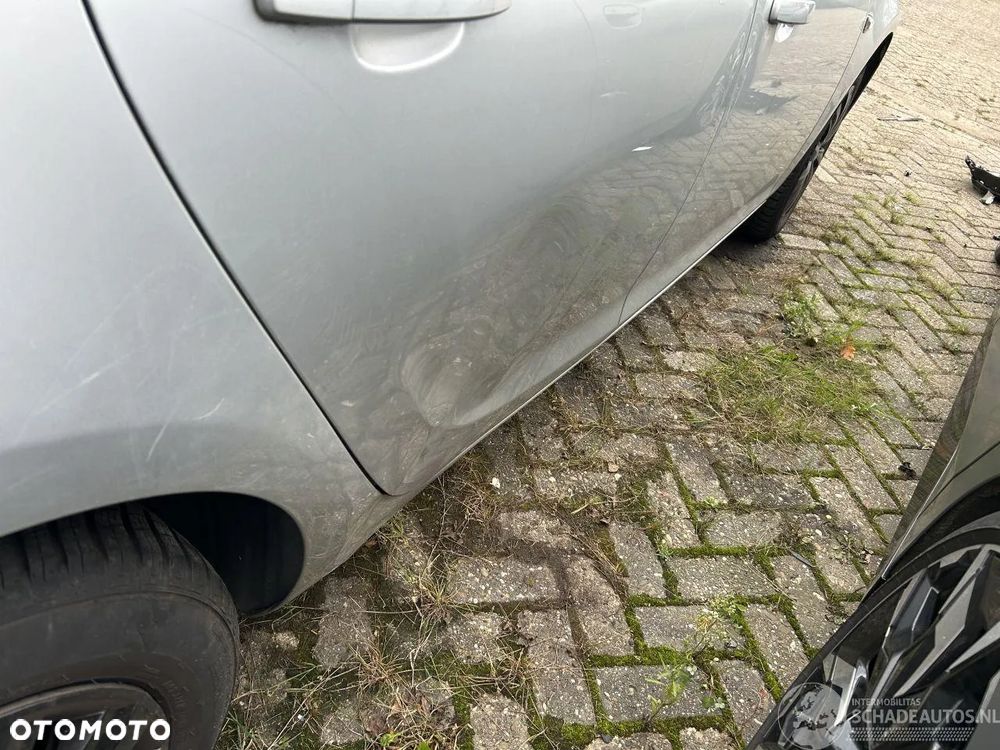 Toyota Auris Hybrid 135 Premium - 27